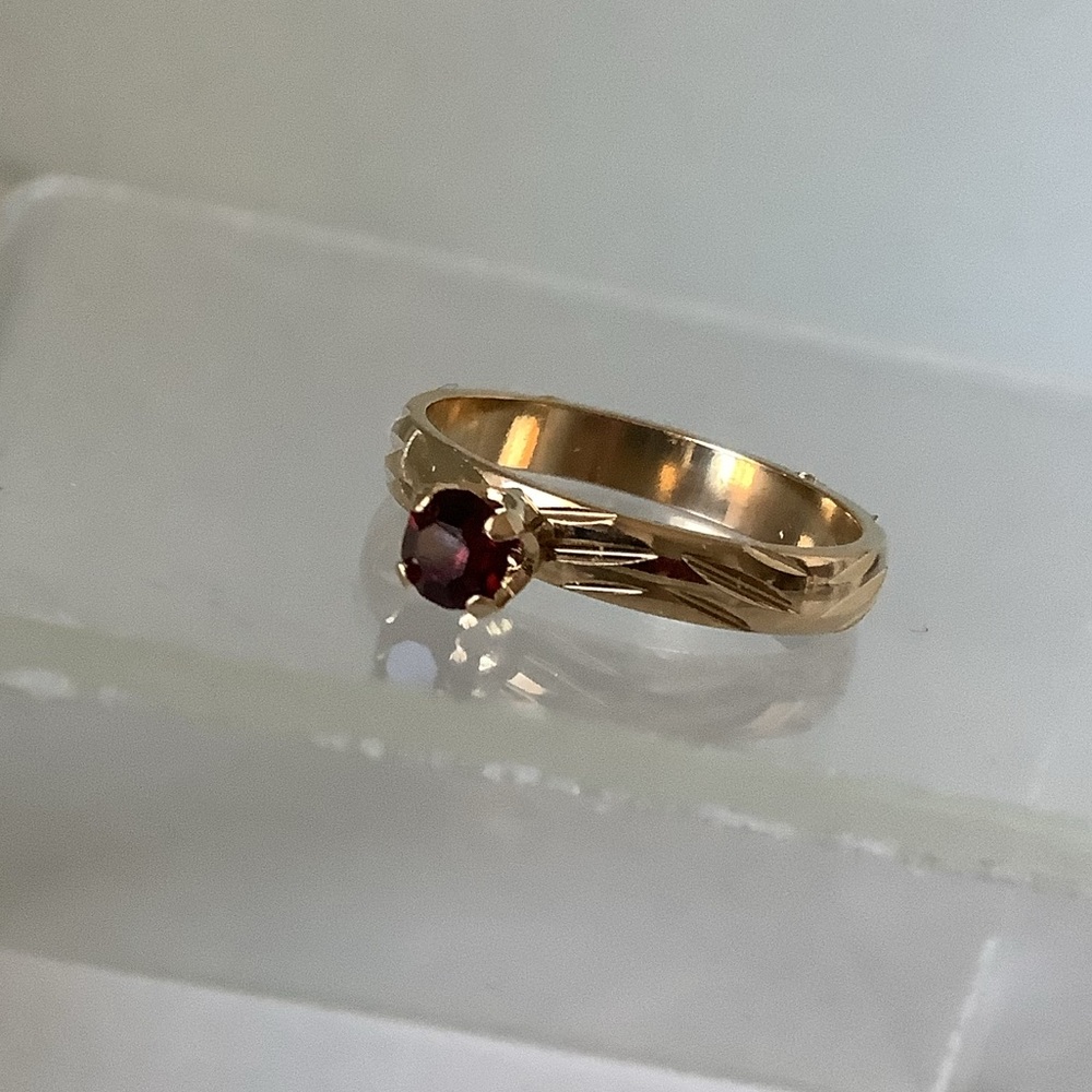 New vintage costume birthstone ring